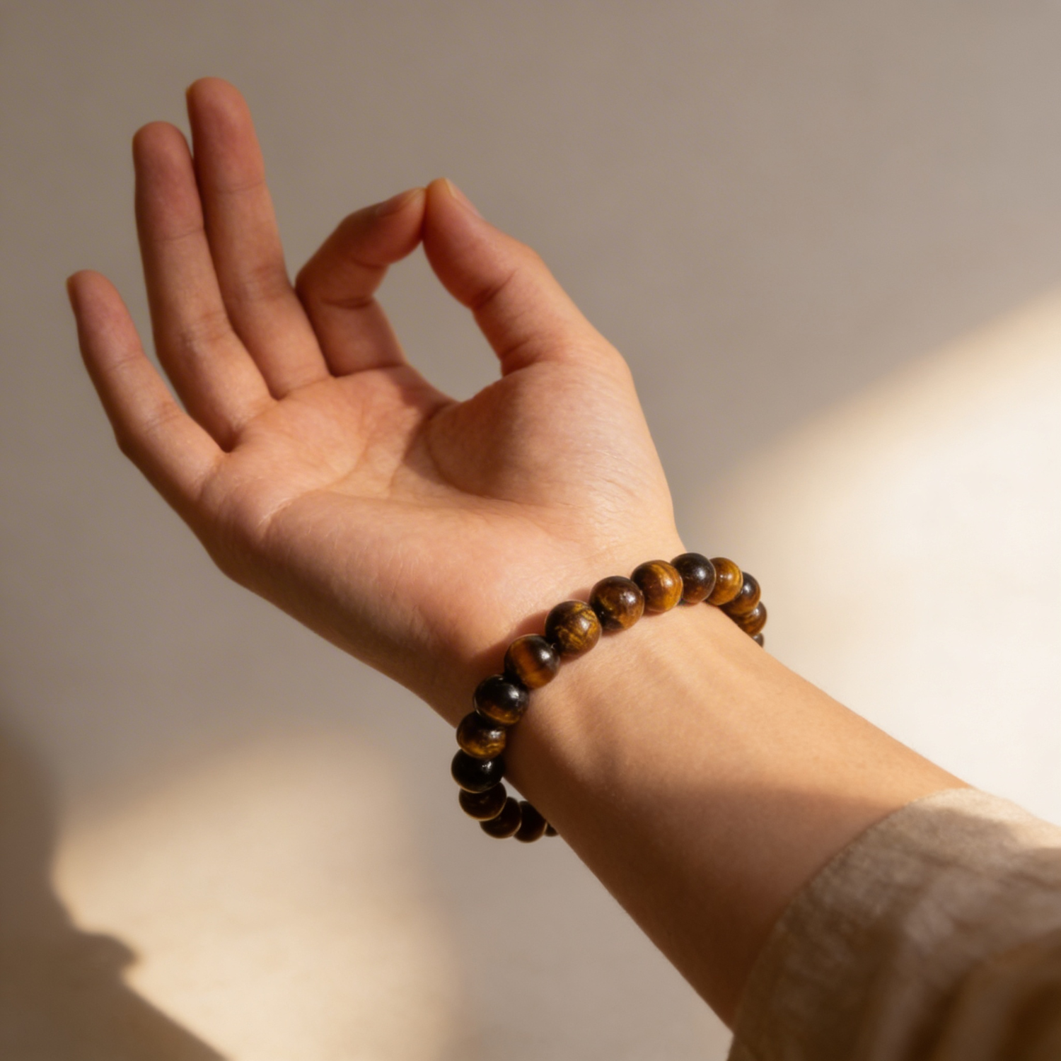Tiger Eye Bracelet for Confidence: Who Should Wear It and When?