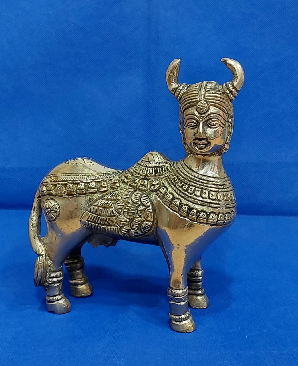 Seven Heaven Brass Kamdhenu Cow Statue for Pooja Room & Home Decor | Big / 6.5 Inch / 1650g